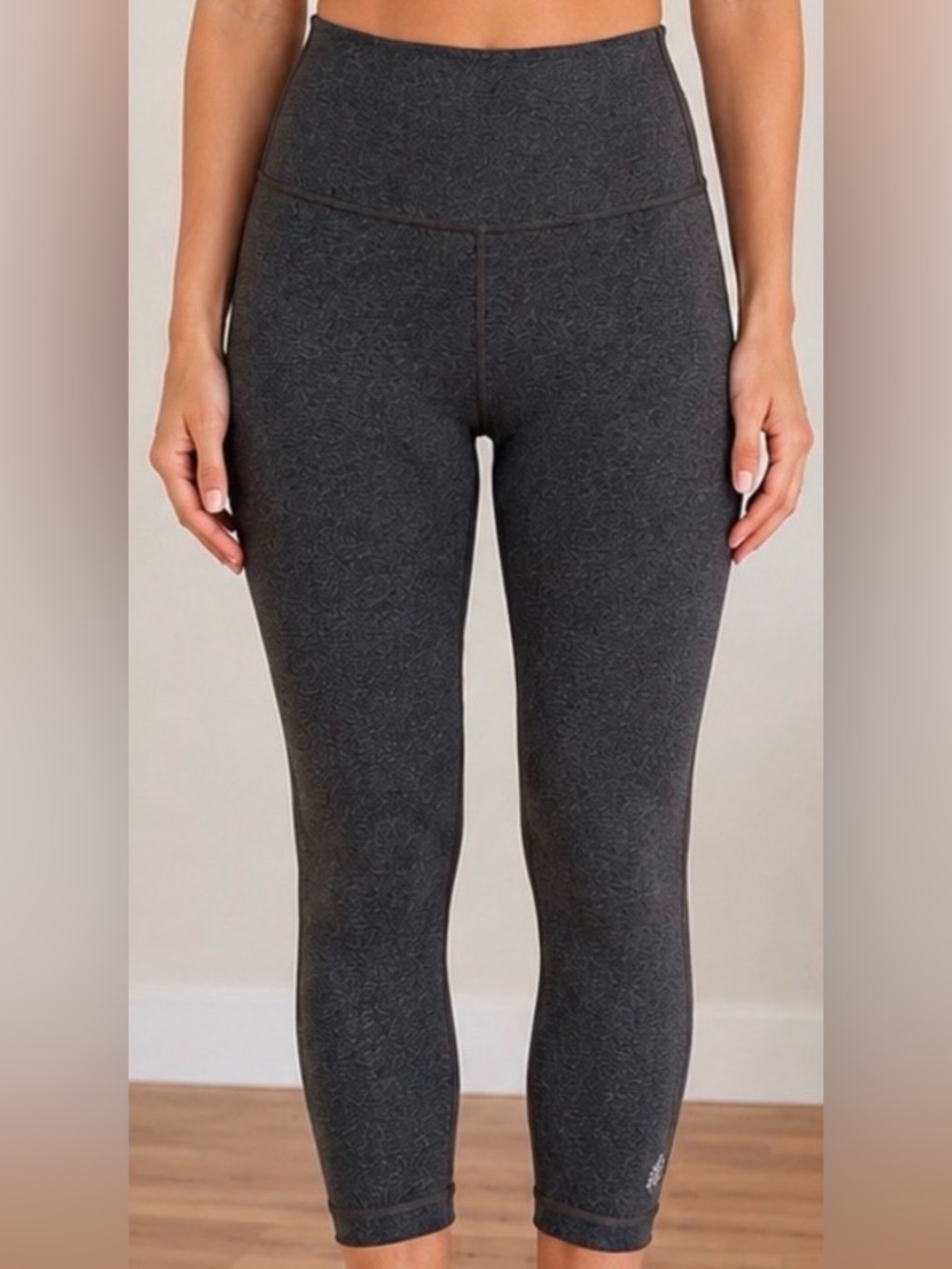PrAna Gray Cropped Leggings Size Small Athletic Yoga Pants
